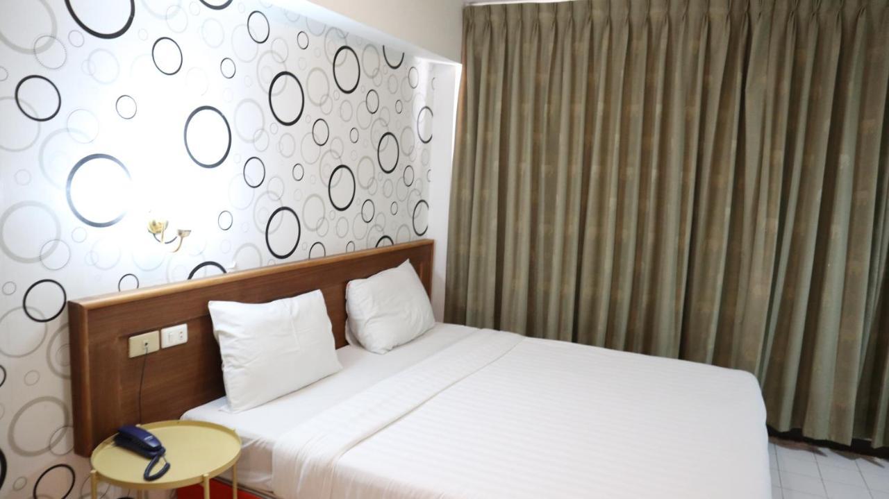 Готель Patong Triple P Екстер'єр фото